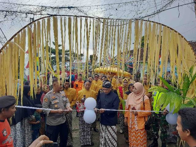 CAMAT SUKOHARJO MENGHADIRI ACARA GEBYAR 1 MUHARAM DI DESA KALIBENING